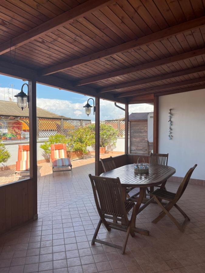 דירות לידו די אוסטיה Attico Con Terrazza In Via Dei Traghetti מראה חיצוני תמונה